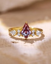 DARIA Kite Cut Alexandrite Diamonds Three Stone Engagement Ring